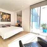 빌라 Front In With Amazing Sea Views Semidetached *