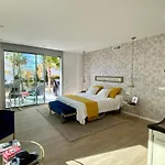 Front In With Amazing Sea Views Semidetached 빌라
