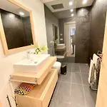 빌라 Front In With Amazing Sea Views Semidetached 마르베야