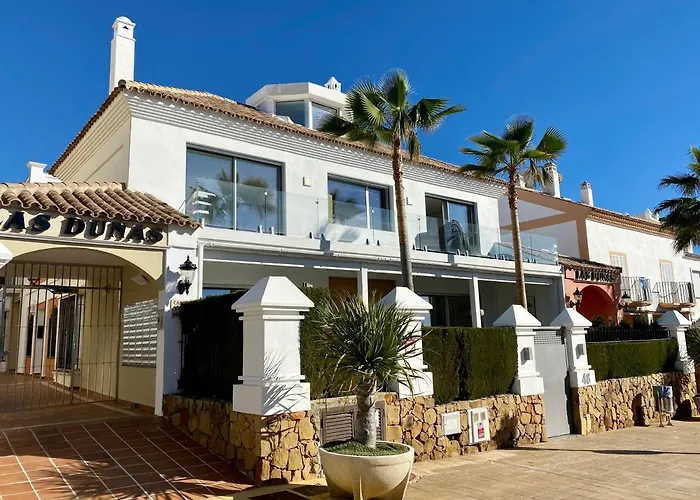 Vila Front In With Amazing Sea Views Semidetached *