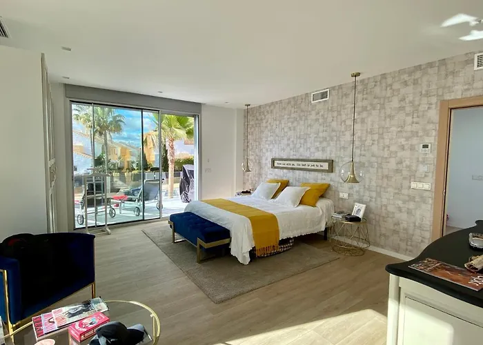 Front In With Amazing Sea Views Semidetached Vila